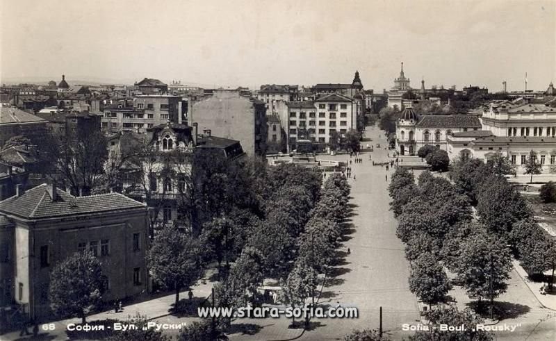 Булевард Цар Освободител - Площад Народно събрание, поглед от Софийския университет; Стара София в снимки