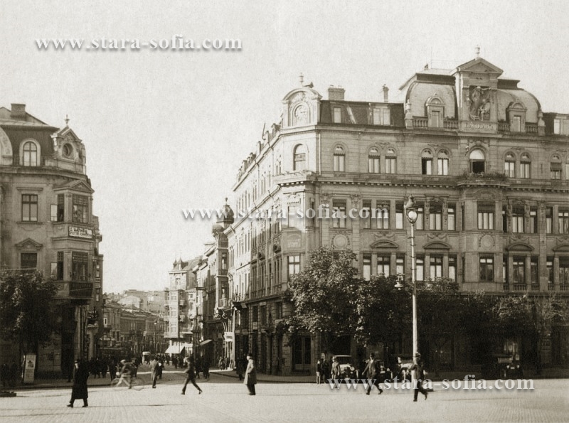 Улица Търговска - Поглед от площад Александър в посока
        бул. Дондуков - Стара София в снимки и пощенски картички
